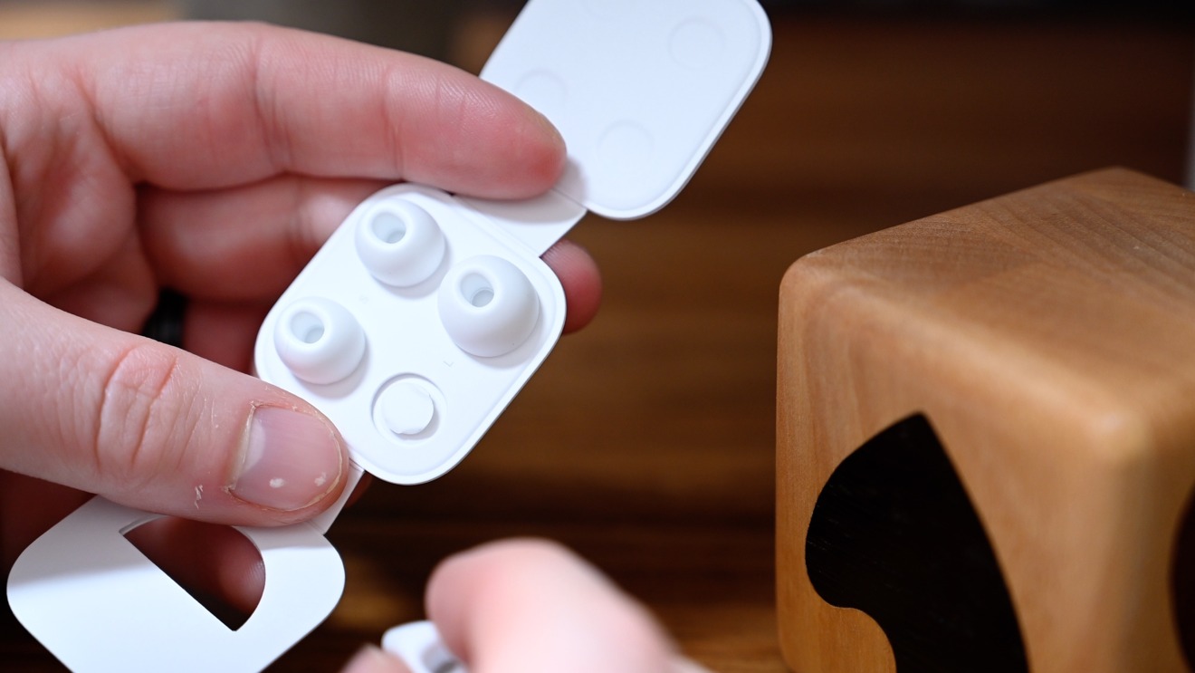 Силиконовые насадки AirPods Pro представлены в нескольких вариантах – маленьком, среднем и большом