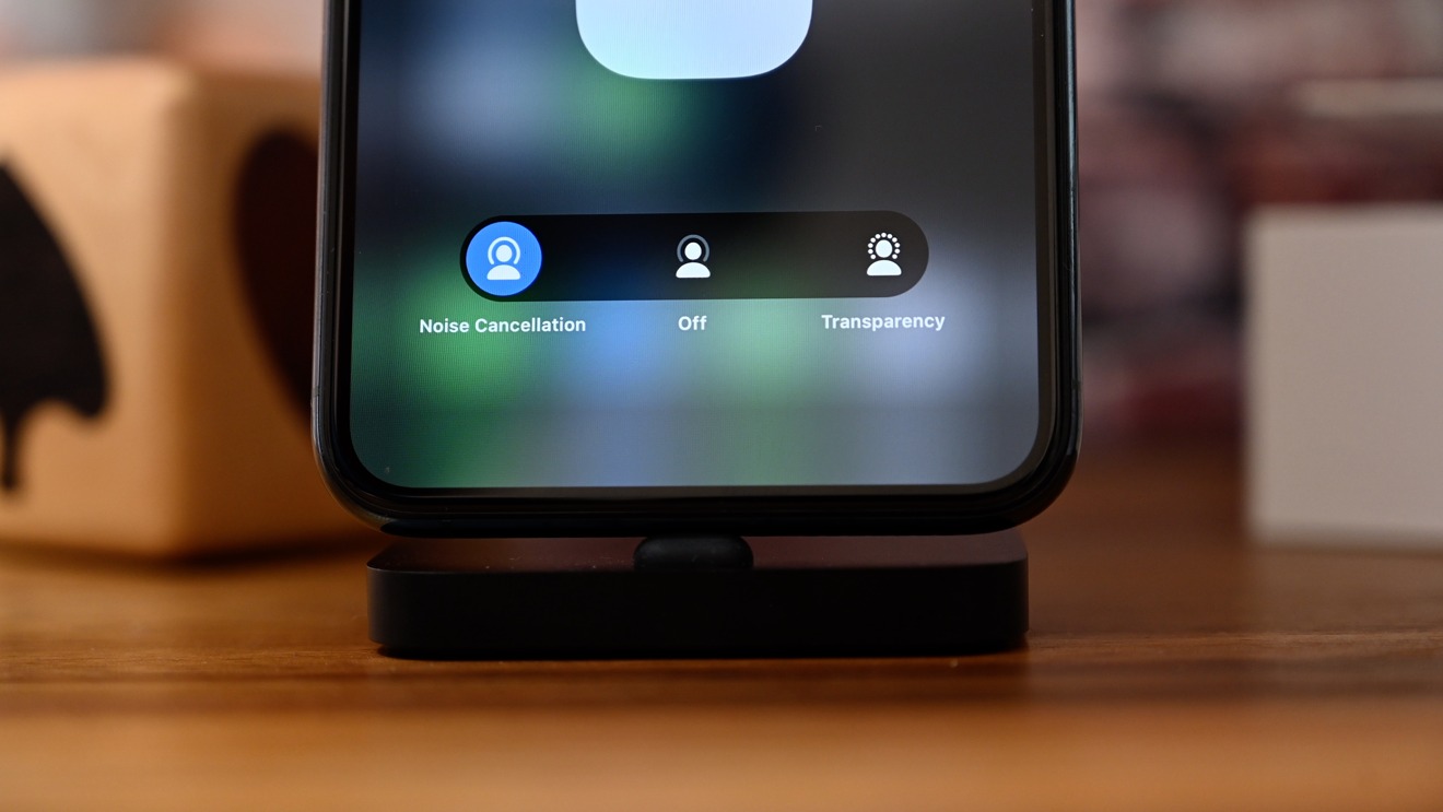 Кнопка контроля шума в меню AirPods Pro