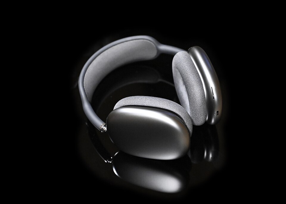AirPods Max — полноразмерные накладные наушники Apple, обзор