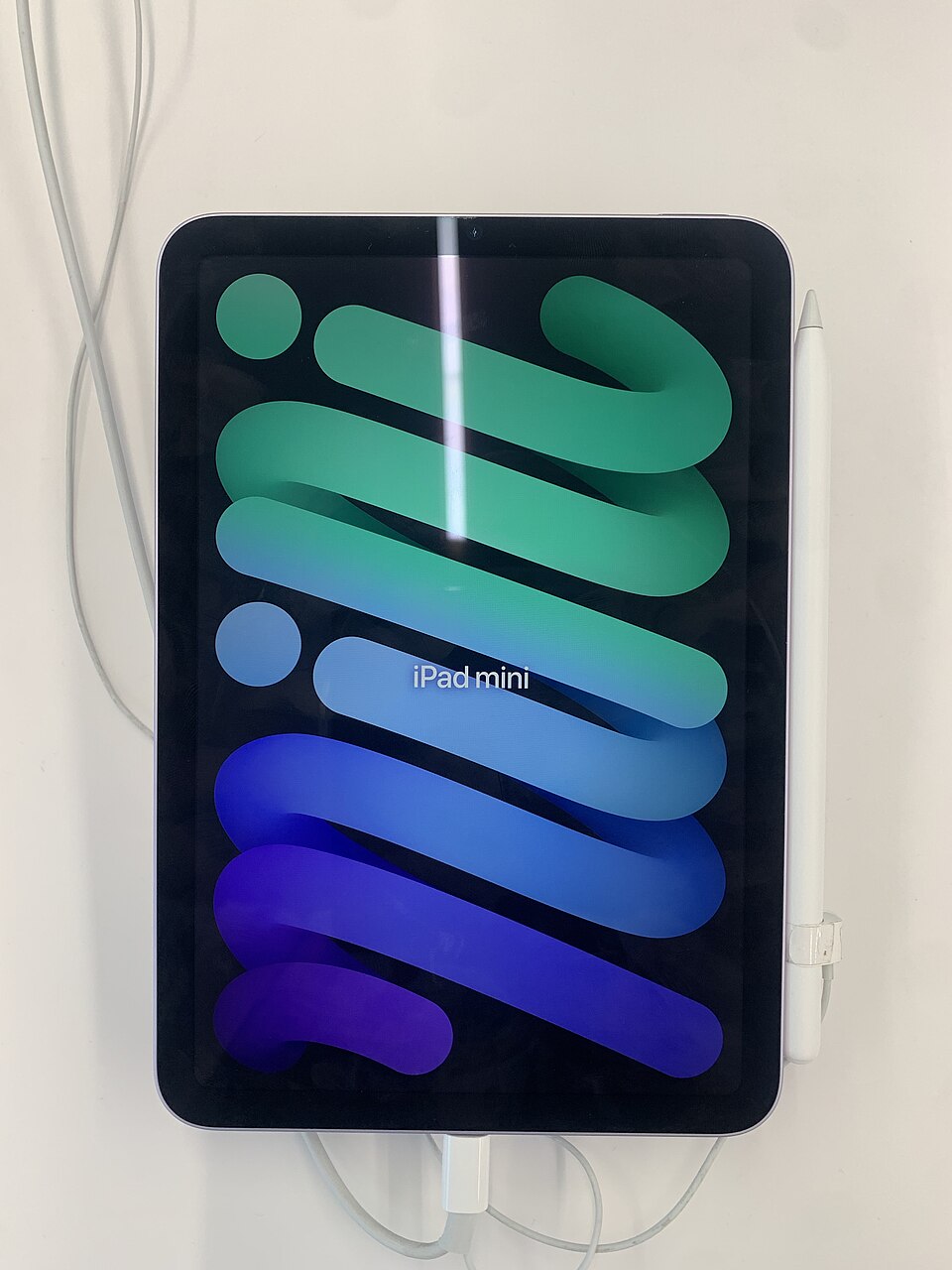 iPad mini 7 (A17 Pro), лицевая сторона с экраном 8,3 дюйма